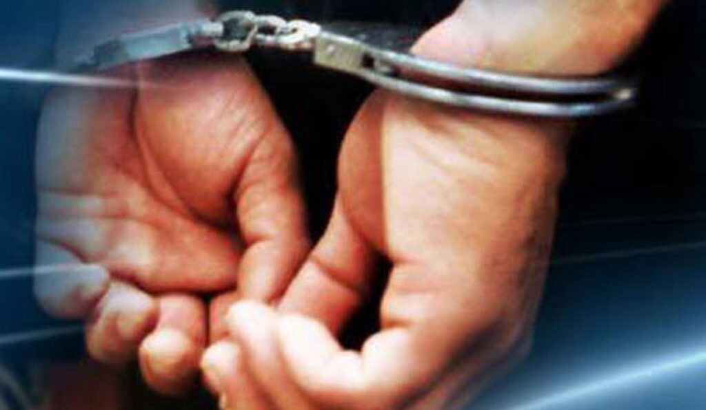 පාසල් දරුවන් මත් කරන්න ගිය අයෙක් මාට්ටු