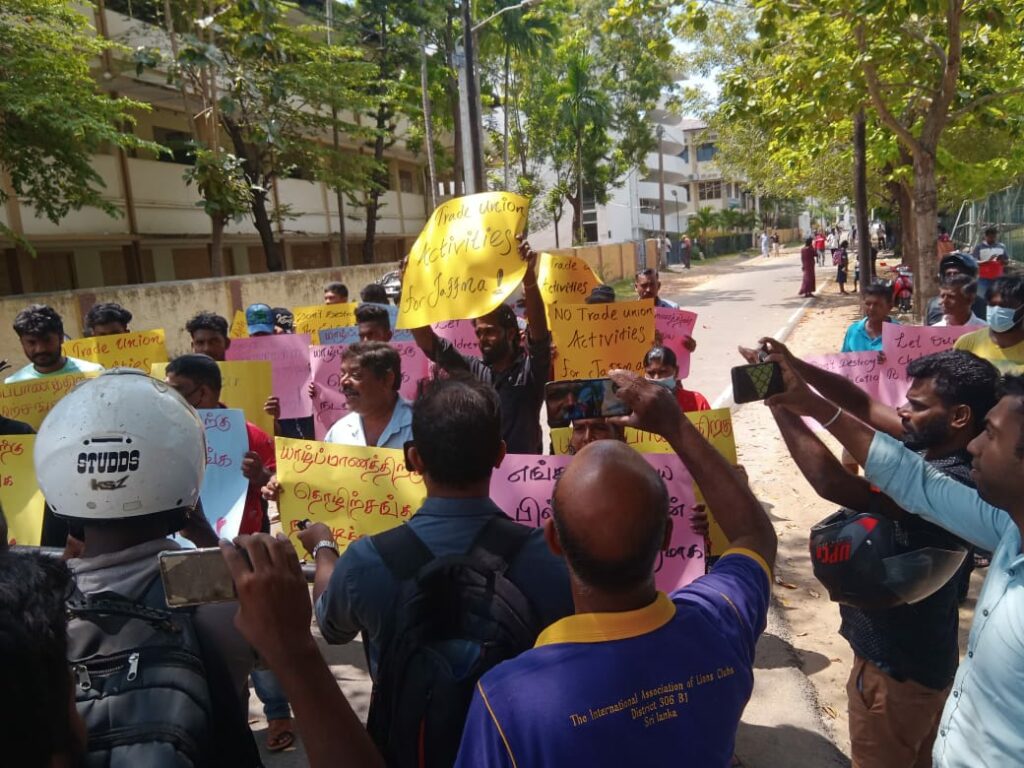 දේශපාලනය කතා කරන්න ගිය දකුණේ විශ්ව විද්යාල සිසුන්ට උතුරෙන් විරෝධය