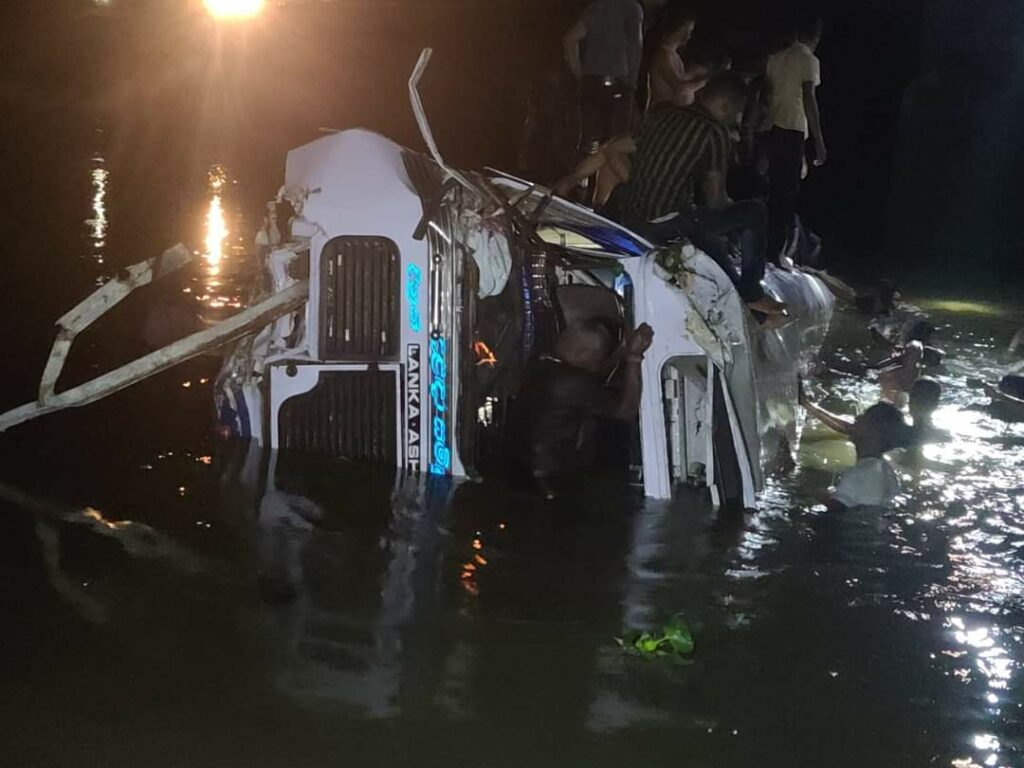 තවත් බස්රථයක් අනතුරක – 2ක් මරුට