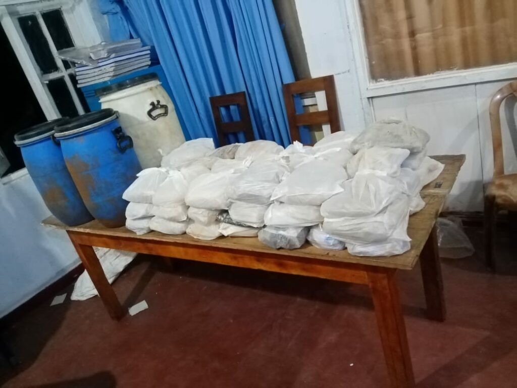 රුපියල් කෝටි 200 ක වටිනාකමින් යුත් මත්කුඩු තොගයක් සෙවනගලින් අල්ලයි.