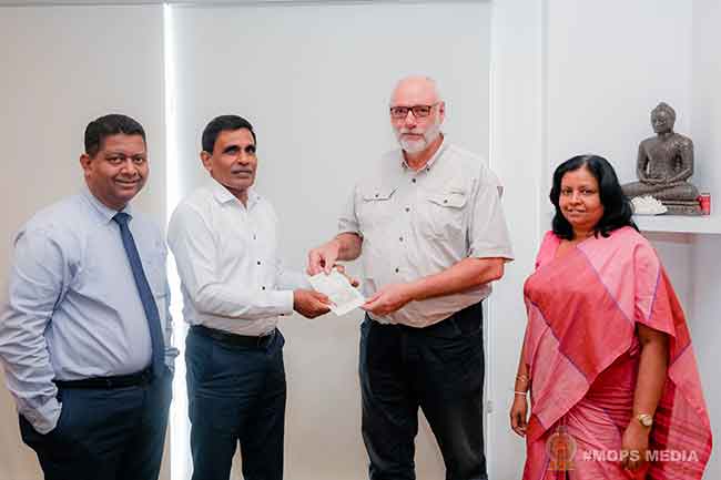 ශ්රී ලංකාව තුළ ආයෝජන සඳහා එක්වෙමින් වාස වීසා ලබාගත් පළමු විදේශිකයා