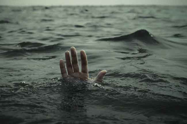 ප්රදේශ දෙකකදී දියේ ගිලීමෙන් මරණ දෙකක් – තවත් අයෙක් අතුරුදන්