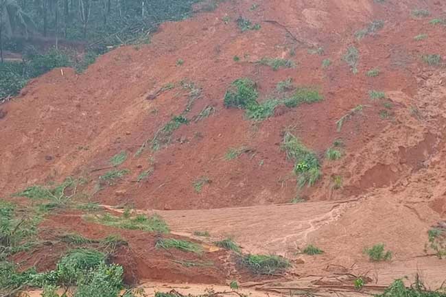 දිස්ත්රික් 11ක ප්රාදේශීය ලේකම් කොට්ඨාස 92ක් සඳහා තවදුරටත් නායයෑම් අනතුරු ඇඟවීම්