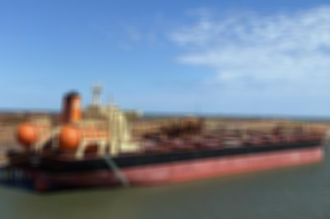 ලාංකිකයින් ඇතුළු 18ක් සමග විදෙස් ඉන්ධන ප්රවාහන නෞකාවක් ඉරාන බලධාරීන් භාරයට