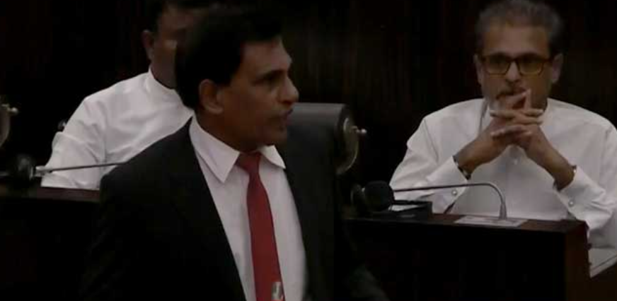 අකුරේගොඩ ද්විත්ව ඝාතනය ගැන මහජන ආරක්ෂක ඇමතිගෙන් ප්රකාශයක්