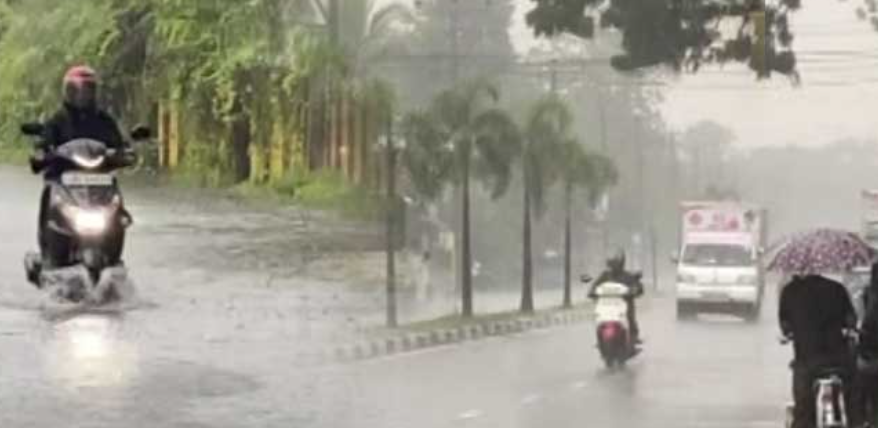 මඩකලපුවට තද වැසි – මාර්ග කිහිපයක් ජලයෙන් යටවෙයි