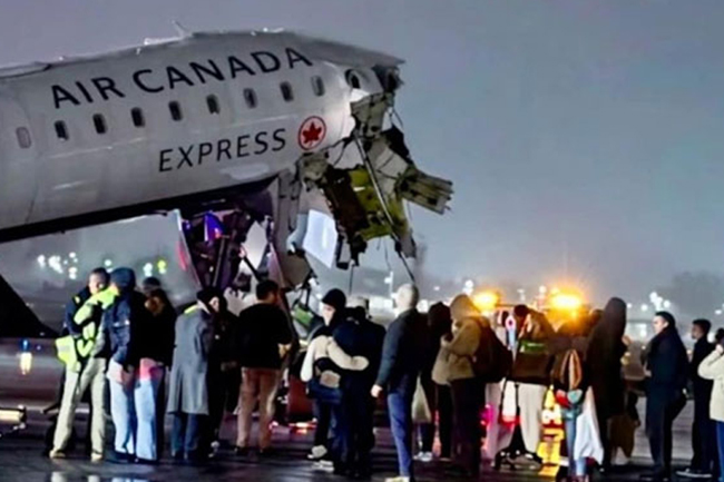 එයාර් කැනඩා ගුවන්යානයක් නිව්යෝර්ක්හිදී අනතුරට