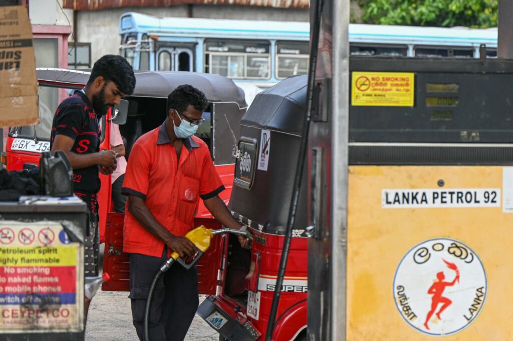 හෙට ඔත්තේ සහ ඉරට්ටේ දෙකටම තෙල්